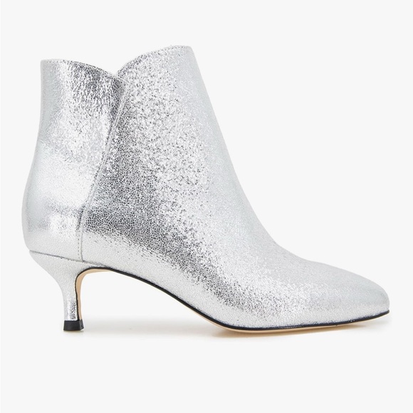 New-XOXO Shimmering Silver Ankle Booties - Picture 2 of 7